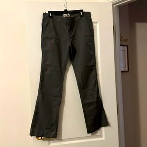 THE NORTH FACE ARMY GREEN/GRAY CHINOS. LIGHTWEIGHT. 100% COTTON. LIKE NEW